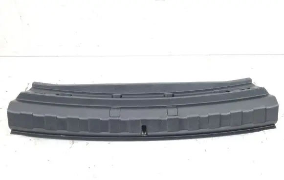 Trunk/boot sill cover protection