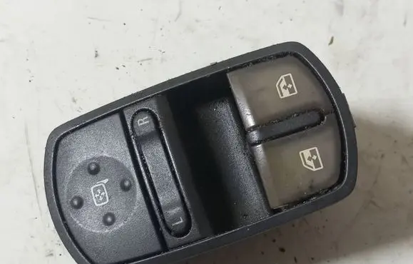 Opel Corsa D Electric window control switch 13258522