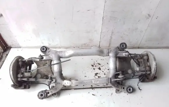 BMW 6 E63 E64 Rear axle beam 6770842