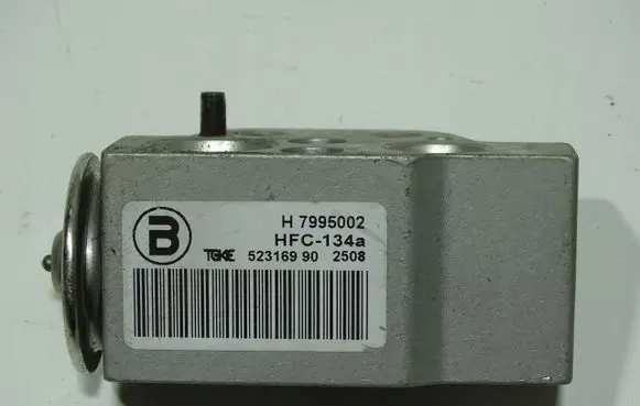 Audi A4 S4 B8 8K Air conditioning (A/C) expansion valve H7995002