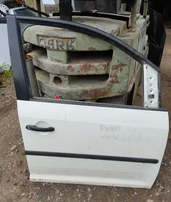 Volkswagen Caddy Front door