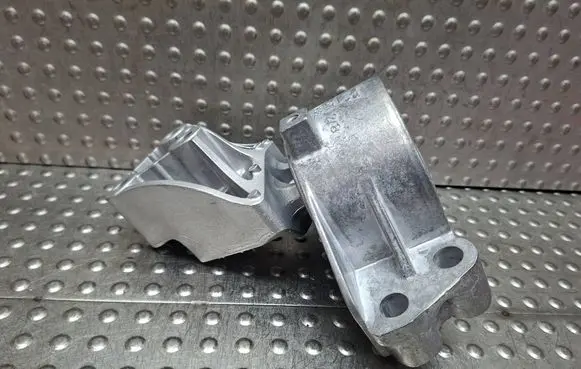 Fiat Doblo Engine mount bracket S27649774 517991100