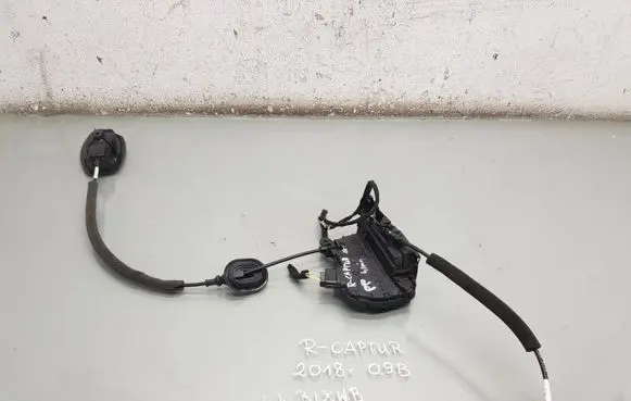 Renault Captur Front door lock 805022764R