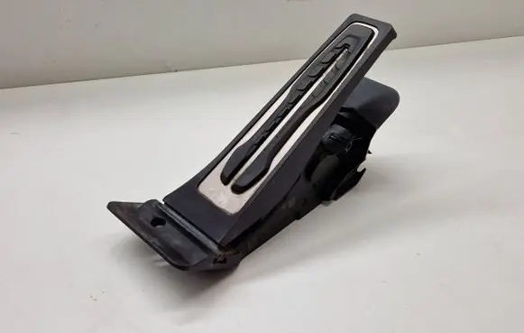 BMW i4 Accelerator throttle pedal 6889821