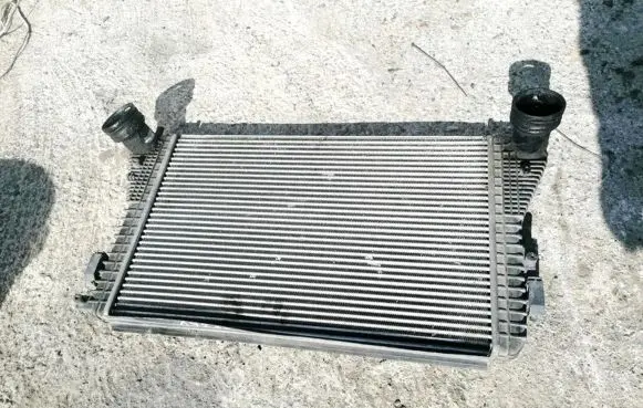 Volkswagen Touran I Intercooler radiator 1K0145803