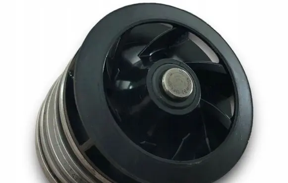Volkswagen Touareg III Water pump 070121011D