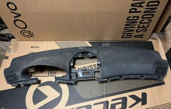 Mercedes-Benz E W211 Dashboard A2116800687 A2116300687
