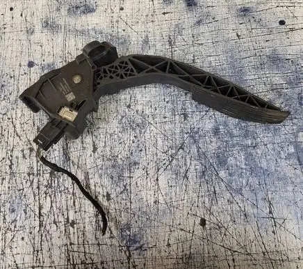 Opel Insignia B Accelerator throttle pedal 84657611 545334844