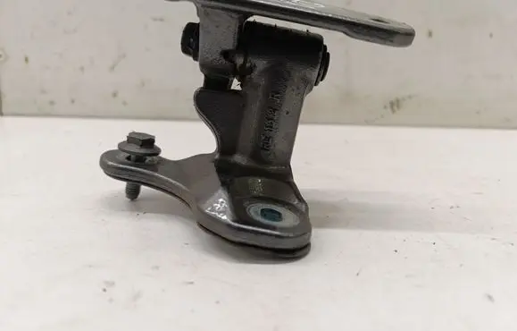 Mercedes-Benz CLA C117 X117 W117 Front door lower hinge 