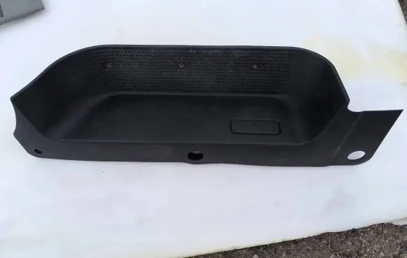 Opel Vivaro Front sill trim cover 8200523989 93885778C 93185778C
