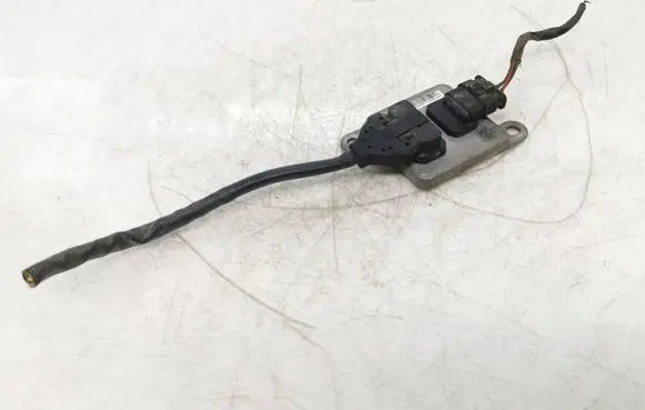 BMW 5 E60 E61 Lambda probe sensor 7587129 758712902 5WK96610L