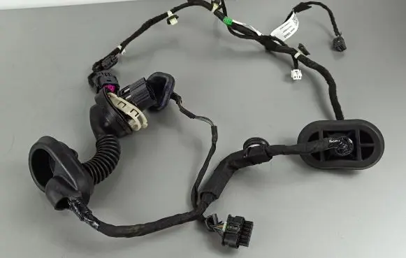 Jeep Grand Cherokee WL Rear door wiring loom P68500336AD