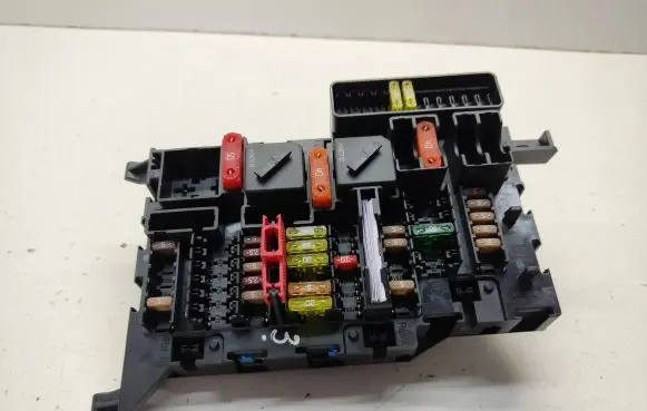 Mini One - Cooper F56 F55 Fuse module 9270355 140409