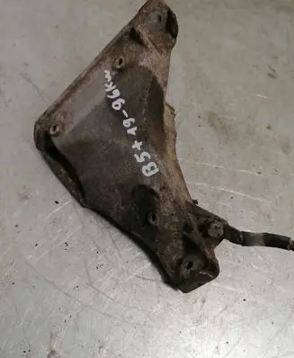 Volkswagen PASSAT B5.5 Engine mounting bracket 8D0199308AB
