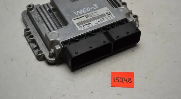 Volvo V60 Engine control unit/module 31331540 1039S42990 0261S06611