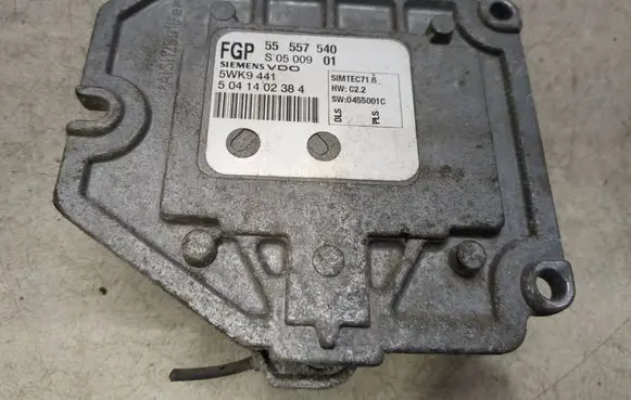 Opel Vectra C Engine control unit/module 55557540 5041402384 5WK9441