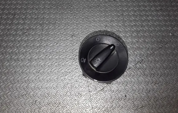 Volkswagen Golf IV Light switch 1C0941531
