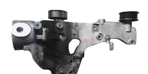 Engine mounting bracket