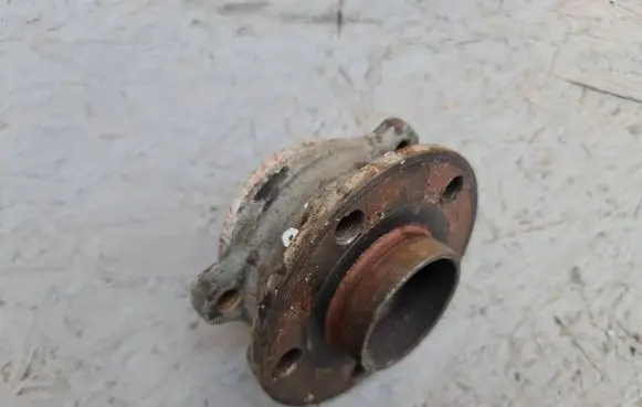 Volvo XC90 Front wheel bearing hub 