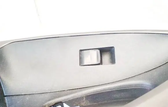 Toyota RAV 4 (XA30) Electric window control switch