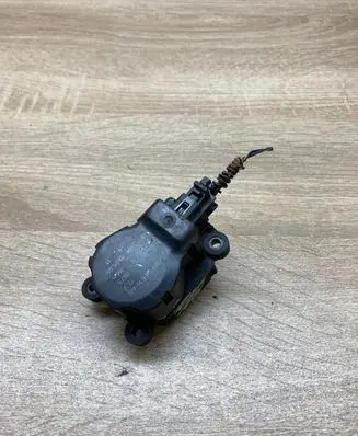 Ford C-MAX I Air flap motor/actuator 3M5H19E616AB EAD251