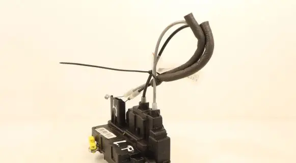 Hyundai i20 (PB PBT) Front door lock 813101J020