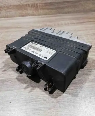 Volkswagen Golf III Engine control unit/module ECU 8A0907311M 0261203186