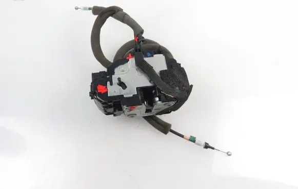Infiniti Q50 Rear door lock