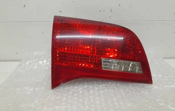Tailgate rear/tail lights