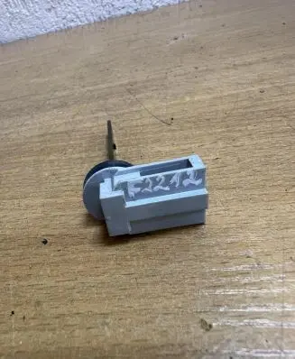 Mercedes-Benz R W251 Oil temperature sensor A1638300272 F2212