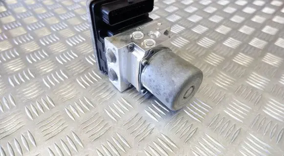 BMW 5 G30 G31 ABS Pump 6893764 6893765