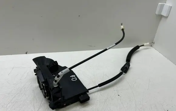Peugeot 308 Front door lock