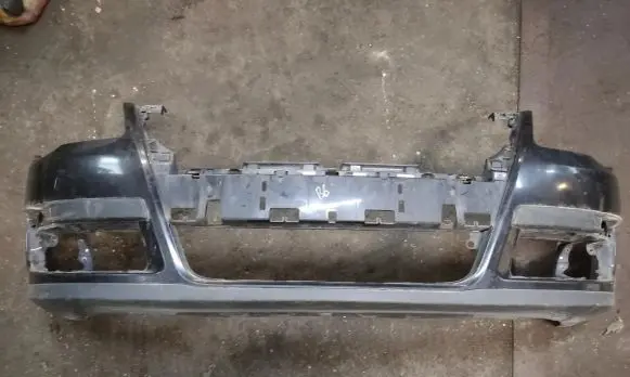 Volkswagen PASSAT B6 Front bumper 3c0807221a