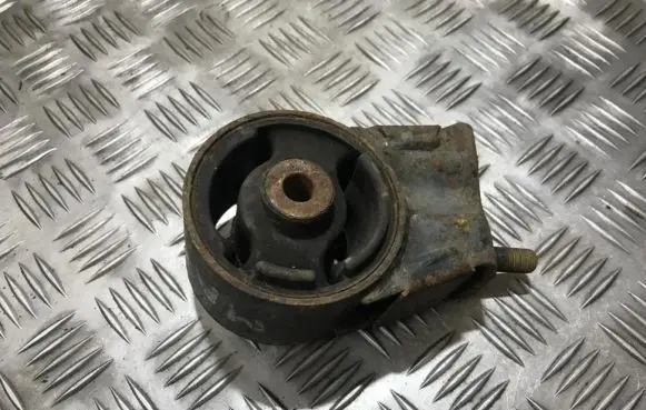 Mazda 626 Engine mount bracket gj1a