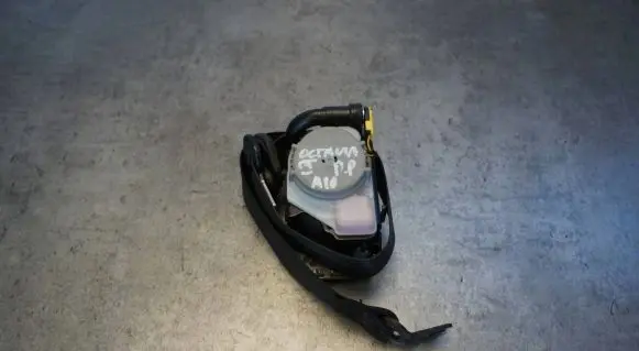 Skoda Octavia Mk3 (5E) Seat belt trim 5E0857702