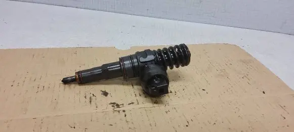 Audi A4 S4 B6 8E 8H Fuel injector 038130073AR