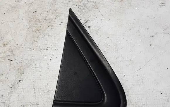 Renault Twingo III Rear arch trim 833317239R