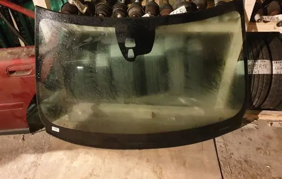 Volvo V60 Front windscreen/windshield window 