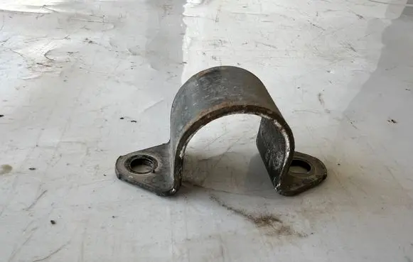 Toyota Prius (NHW20) Sway bar bush bracket, front 
