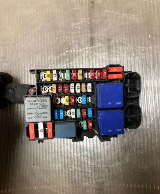 Renault Scenic III - Grand scenic III Fuse module 18013301D 100616