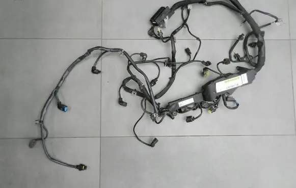 Mercedes-Benz A W176 Engine installation wiring loom A2700104202