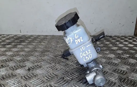Hyundai i30 Master brake cylinder