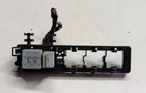 Volkswagen Scirocco Fuse box set 1K2937503AT1 1K2937503A 141951253B
