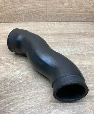 Air intake hose/pipe