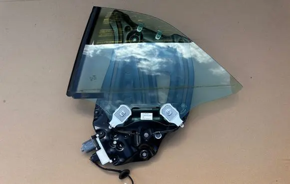 Audi A5 Rear door window regulator with motor 8W7839397A 8W7845297