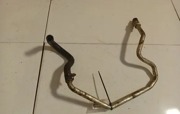 Air conditioning (A/C) pipe/hose