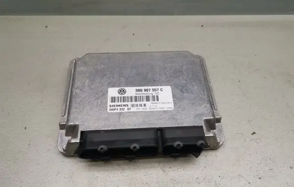 Volkswagen PASSAT B5 Engine control unit/module 3B0907557C 5WP433202