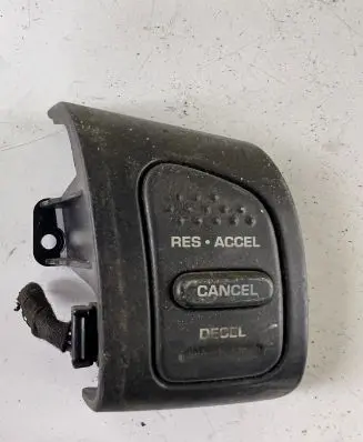 Steering wheel buttons/switches