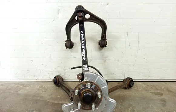 Dodge Challenger Front wheel hub spindle knuckle ZWROTNICACHAL