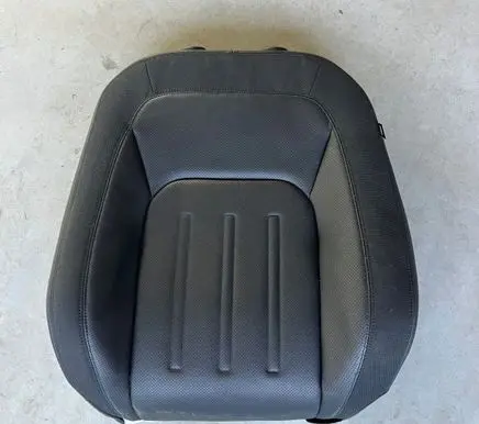 Land Rover Defender Front driver seat L0625226AE L0625226AE01PVJ